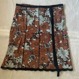 Forever 21 Knee length Floral Skirt with Lace Trim
